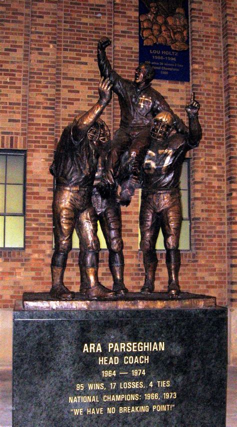 File:Parseghian statue.JPG - Wikipedia