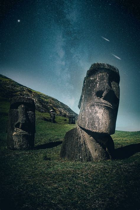 Moai Wallpapers (28 images) - WallpaperCosmos