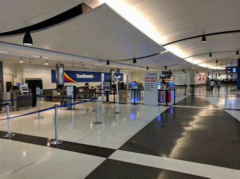 Birmingham-Shuttlesworth International Airport - BHM - 258 Photos & 259 Reviews - Airports ...