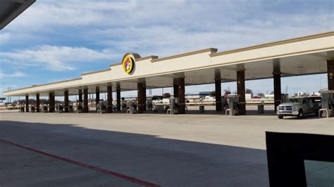 Gas Stations: Buc Ee''s Gas Stations