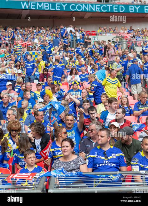 Warrington wolves fans in stands hi-res stock photography and images ...