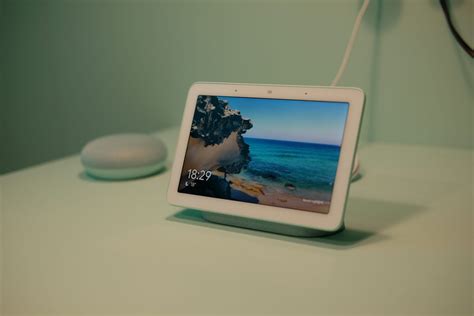 Google Home Hub is different from other smart displays in one ...