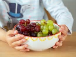 Green vs. Red Grapes: 5 Key Differences and 10 Health Benefits 2024