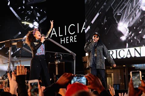 Alicia Keys Fires Back At Donald Trump & Lights Up The Stage With Jay Z ...