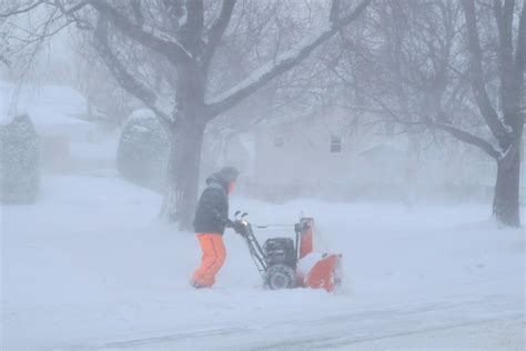 Buffalo, NY, Faces Potential Record-Breaking Lake Effect Snow - Bloomberg