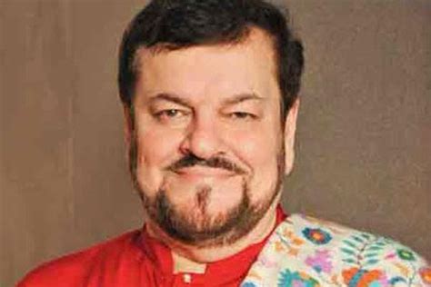 Nitin Mukesh emotional on son Neil's wedding day | Radioandmusic.com