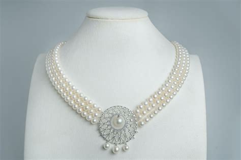 Best Places for Pearls Shopping in Hyderabad - Hyderabad Tourism 2024