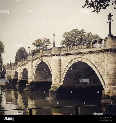 Richmond bridge, london hi-res stock photography and images - Alamy