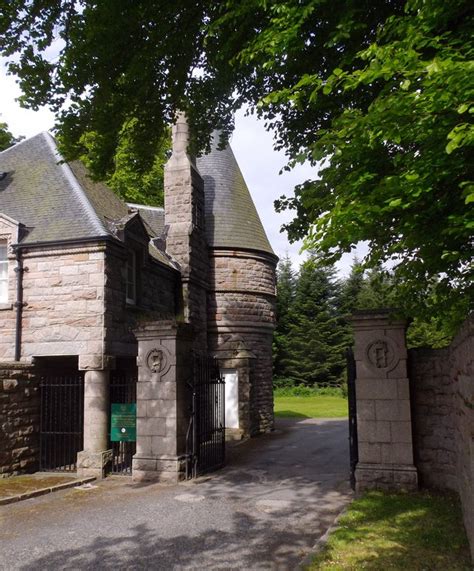 East Lodge gate, Aboyne Castle © Stanley Howe cc-by-sa/2.0 :: Geograph ...