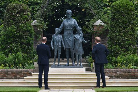 Todos los detalles de la estatua de Lady Di | Vogue España