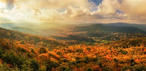 16 Best Fall Vacations In The US (2024)