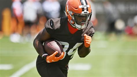 Rookie Jerome Ford provides first half highlights for Browns offense