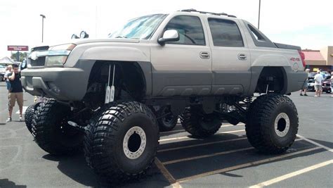 2002 Chevrolet Avalanche 1500 24in lift on 46’s for sale