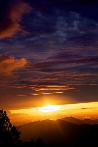 Gunung kerinci sunrise | Sunset gunung, National parks, Places to visit