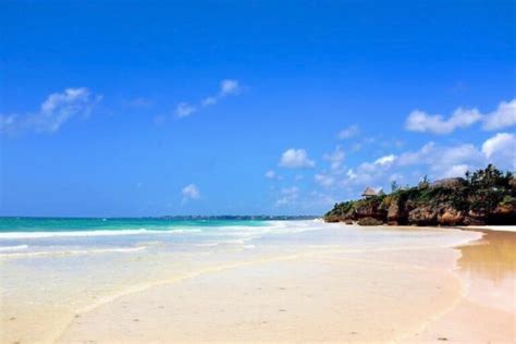 Complete Guide to the Best Kenya Beaches (and Where to Stay)