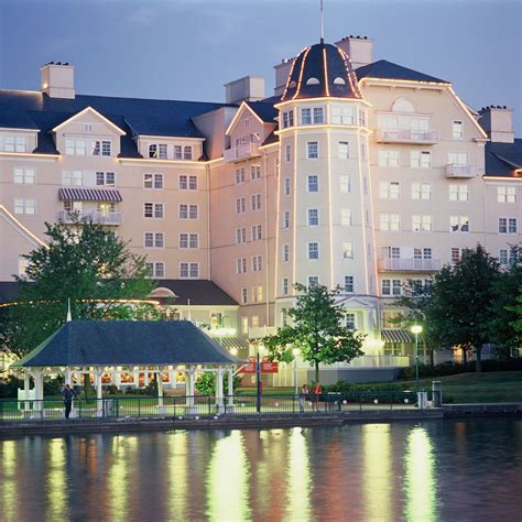 Disney Hotels, Newport Bay Club - Exterior, Disneyland Paris Disneyland ...