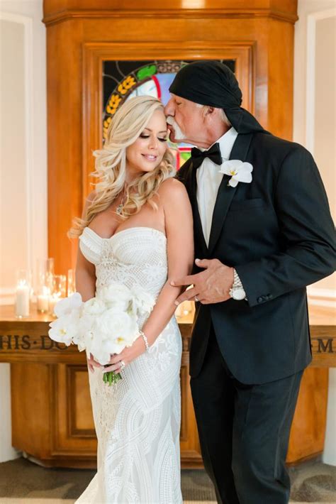 Hulk Hogan, wife Sky Daily show off $500,000 wedding rings