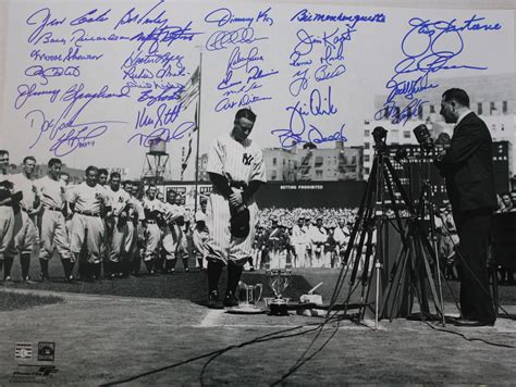 AUTOGRAPHED 16 x 20 New York Yankees Photo - Main Line Autographs