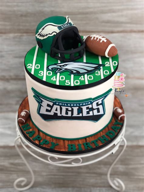 Philadelphia eagles cake | Philadelphia eagles cake, Birthday cake for boyfriend, Superbowl cake