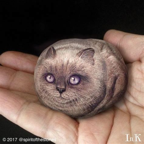 Artist Uses Stones as Canvas for Painting Adorable Animals - PlayJunkie