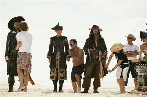 Behind the Scenes of "Pirates of the Caribbean: At World's End" (2007 ...