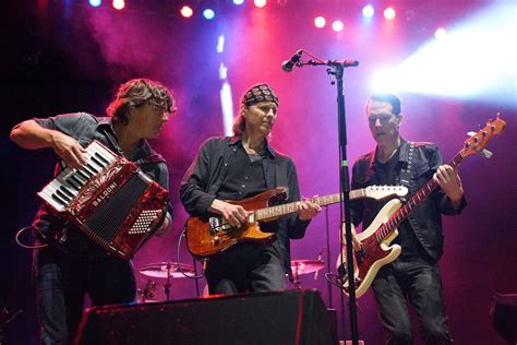 Photo Essay: Backstage with the BoDeans | Milwaukee Independent