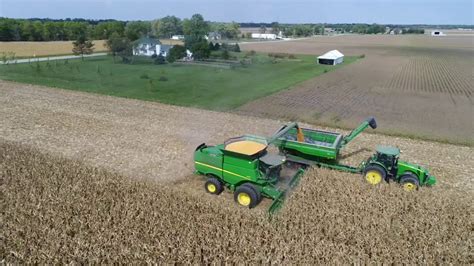 Central Illinois Corn Harvest 2017 - YouTube