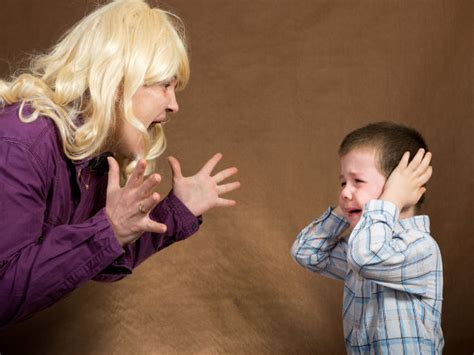 Why Parents Shouldn't Yell At Kids - Boldsky.com