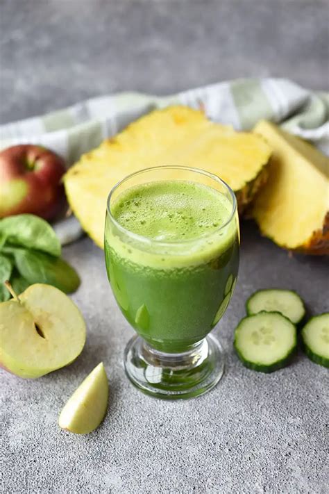 10 Resep Jus Detox Menyehatkan untuk Berat Badan Ideal | Orami