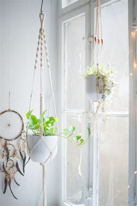 Easy Home-DIY: Macrame Plant Hanger Tutorial - heylilahey.