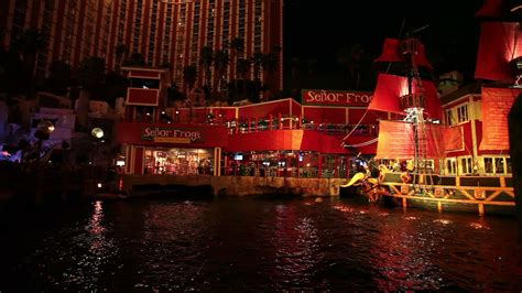 Las Vegas night pirate ship show Senor Frogs Treasure Island HD 1164 ...