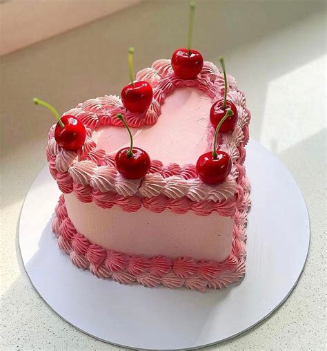 Fake Vintage Heart Cake - Etsy