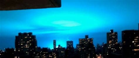 New York City skyline turns bright blue after transformer explosion ...