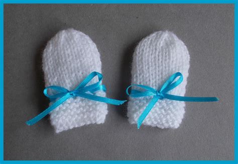 Marianna's Lazy Daisy Days: Simple Baby and Preemie Baby Mittens