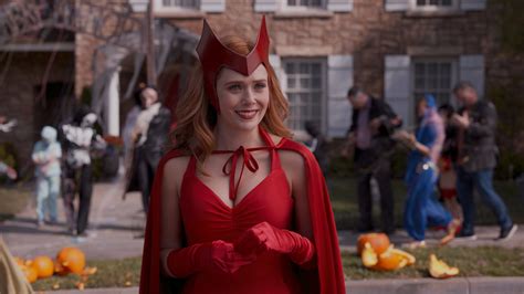 'WandaVision': Elizabeth Olsen 'Fought' to Wear Scarlet Witch's Comic Book Costume in the Show ...