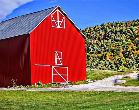 Why is the Red Barn so Iconic? - American Farmhouse Lifestyle