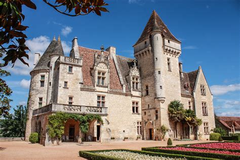 Most Beautiful Castles in the Dordogne - Le Long Weekend