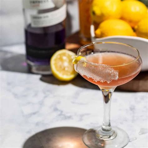 Passion Fruit Gin Sidecar Cocktail Recipe [Chelsea Sidecar] | Oppskrift