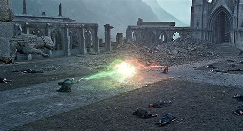 21 Most Memorable Movie Moments: Harry Potter and Lord Voldemort Duel ...