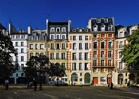 Cite Island In Paris, France Photograph by Bruno De Hogues - Fine Art America