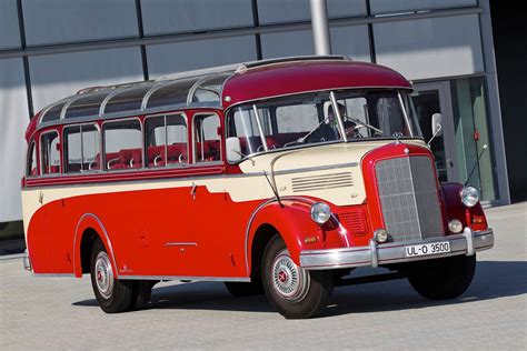 http://www.autoevolution.com/news/setra-brings-four-vintage-buses-to-the-2014-retro-classic-show ...