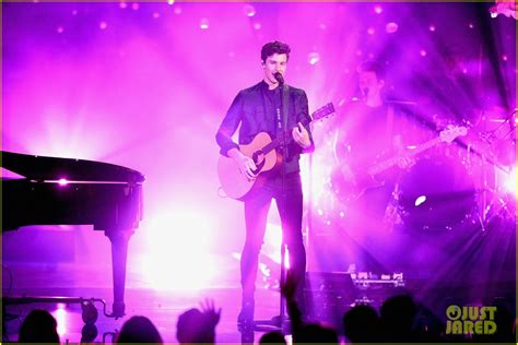 Shawn Mendes & Zedd Team Up For 'Lost in Japan' Performance at AMAs ...