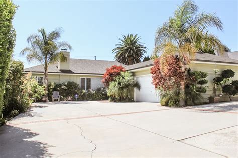 Los Feliz family rental - here's to a summer in Los Angeles! Kid & Coe | Southern california ...