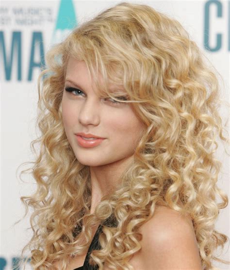 36 Iconic Taylor Swift Hairstyles from 2006 to 2023