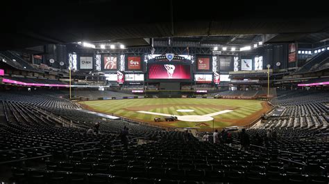 Arizona Diamondbacks increase capacity to 20,000 at Chase Field