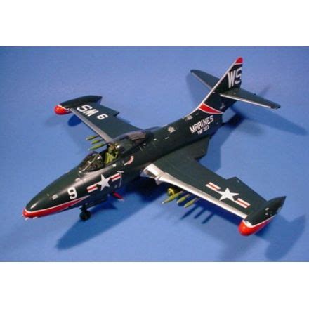 Grumman F9F-5 Panther in 1/32 scale. | Panther, Model kit, Scale