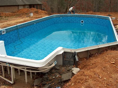 How much water evaporates from a pool each day? - Swimming Pool ServicesSwimming Pool Services