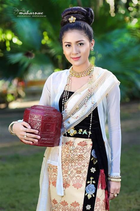 Myanmar 🇲🇲 | Burmese traditional costume | Traditional dresses, Myanmar traditional dress ...