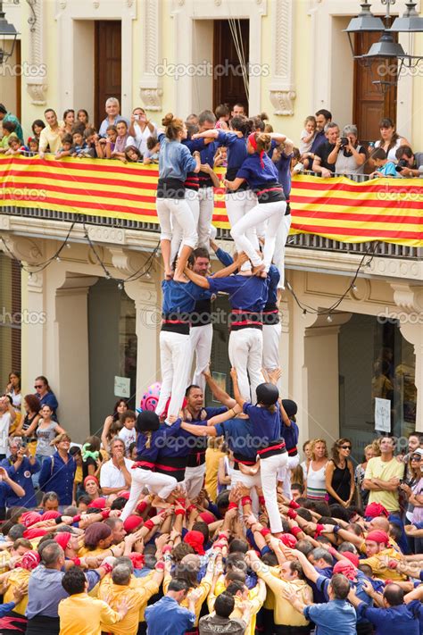 Human tower – Stock Editorial Photo © natursports #24772587