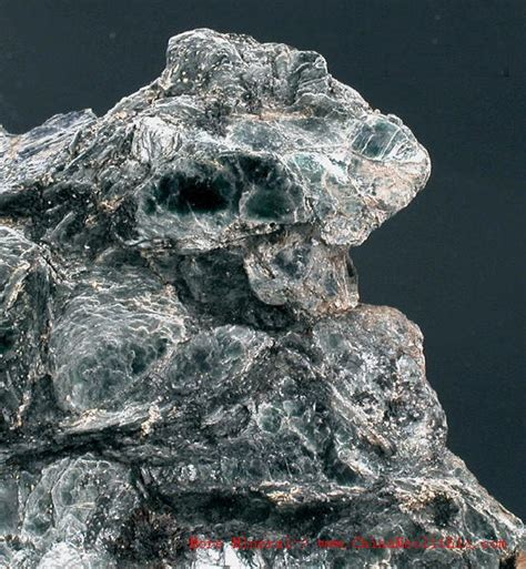 Chlorite-Chlorite-Mineral Photos-Mineral Encyclopedia-Neolithic Mineral - Mineral crystal ...